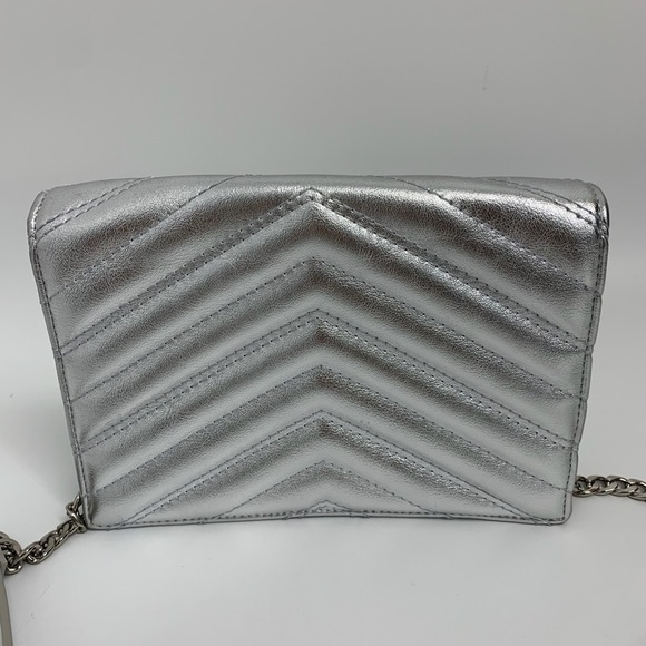 Express Mini Quilted faux vegan leather Crossover crossbody Bag - Picture 9 of 12